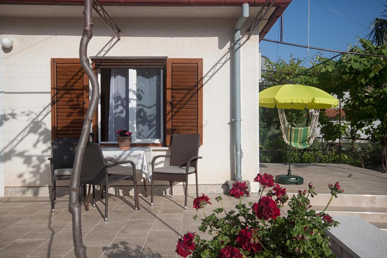 Apartments Katarina Porat Малинска Экстерьер фото