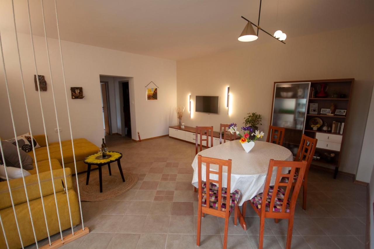 Apartments Katarina Porat Малинска Экстерьер фото