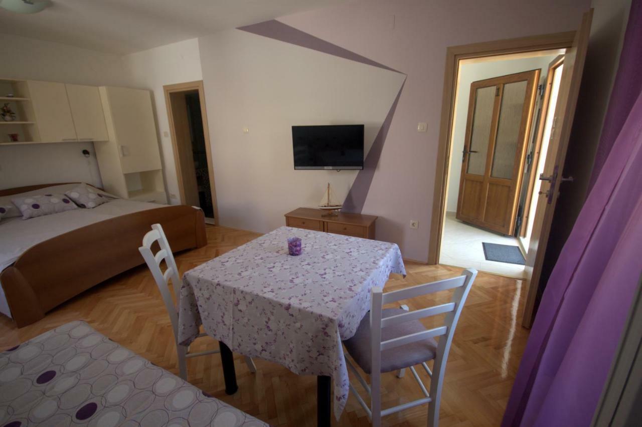 Apartments Katarina Porat Малинска Экстерьер фото